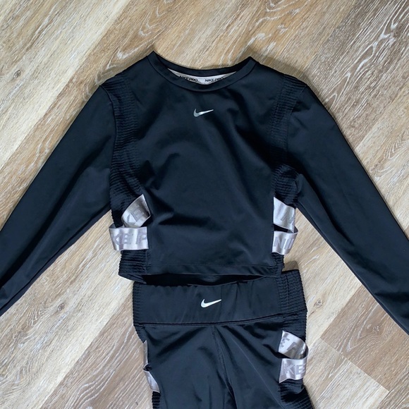 NIKE TWO piece crop set